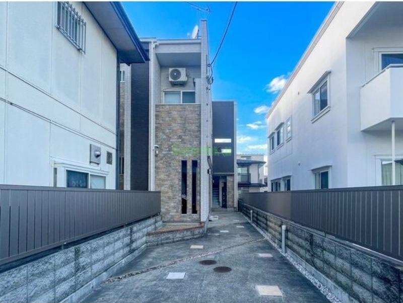 15/21 エントランス