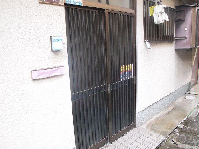 23/30 エントランス