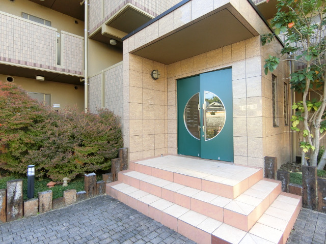 26/30 エントランス