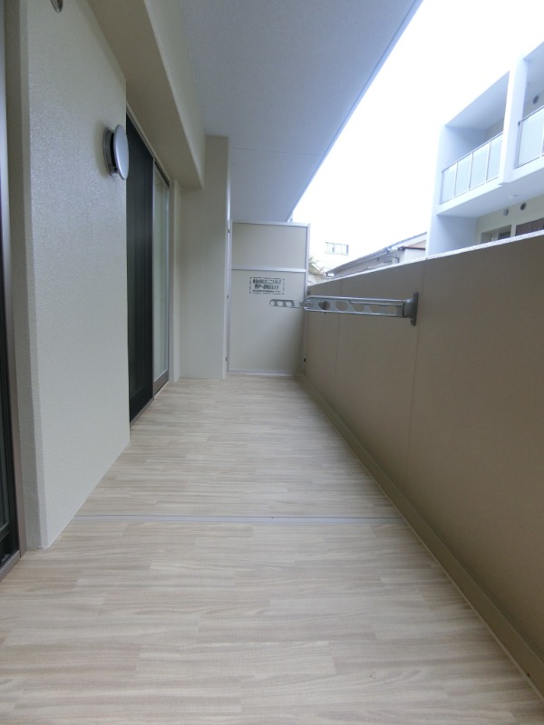 19/30 バルコニー