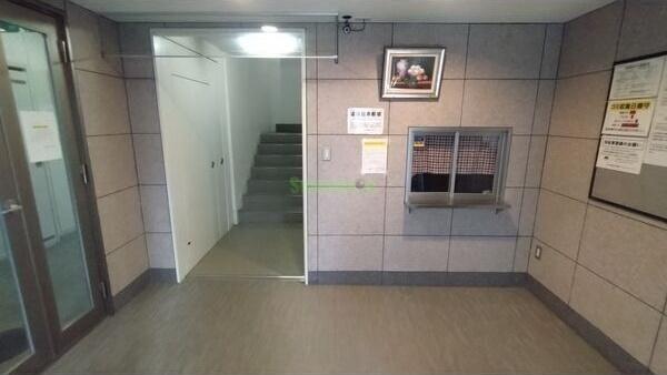 14/19 エントランス