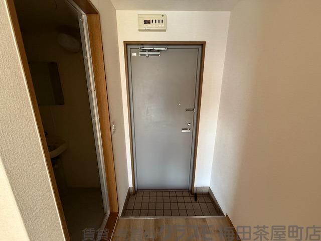 14/30 玄関