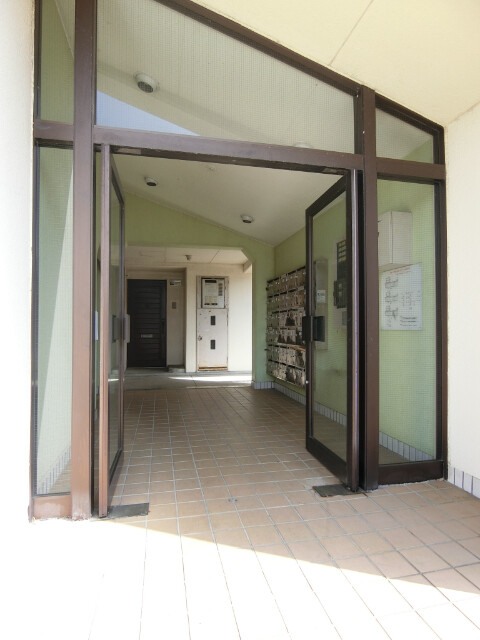 22/28 エントランス