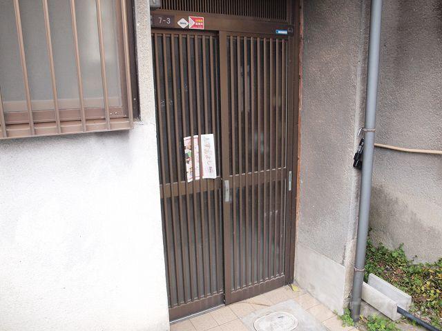 26/30 エントランス