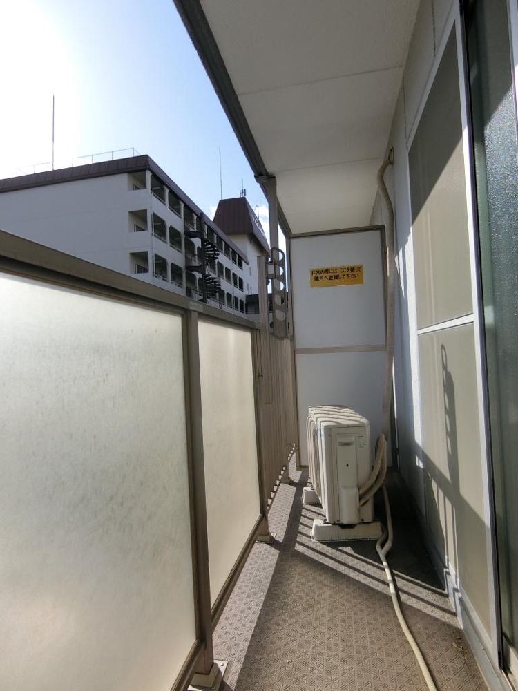 23/30 バルコニー