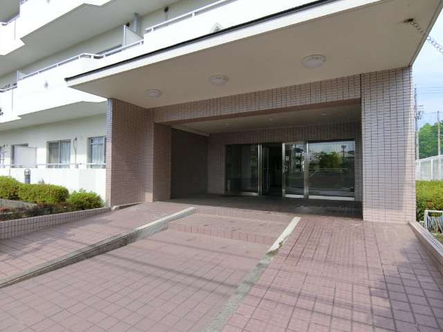 26/29 エントランス