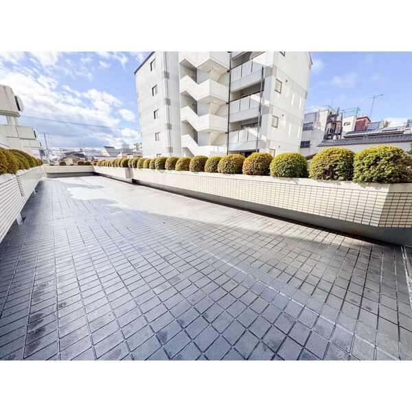 17/18 エントランス