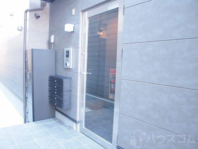 28/30 エントランス