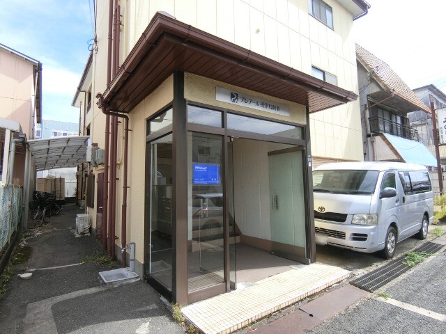 27/30 エントランス