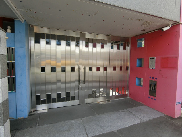 26/30 エントランス