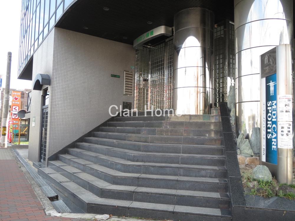 28/30 エントランス