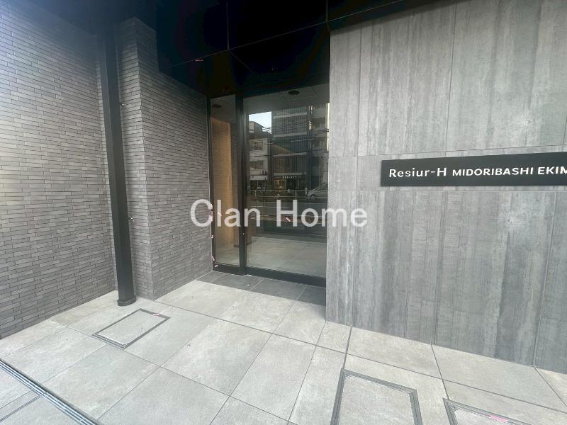 25/30 エントランス