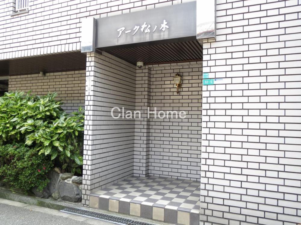 28/30 エントランス