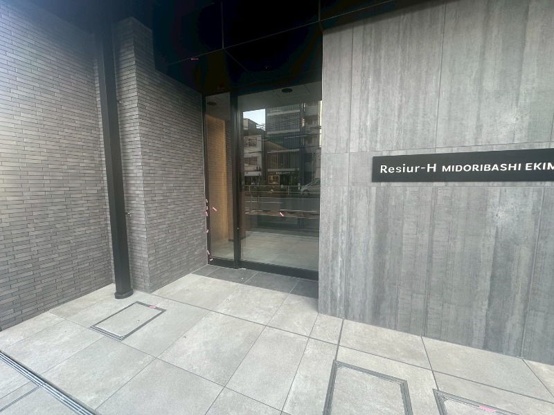 25/30 エントランス