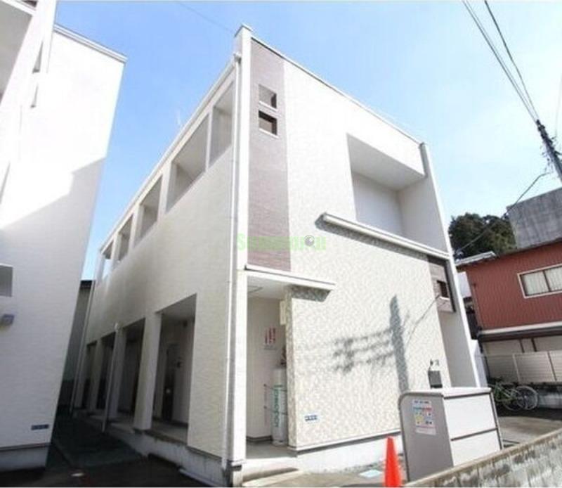 13/19 エントランス