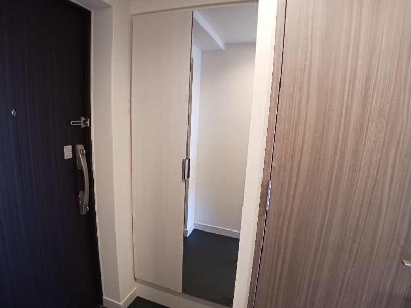 27/30 エントランス