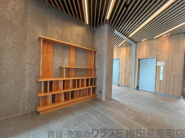 28/30 エントランス