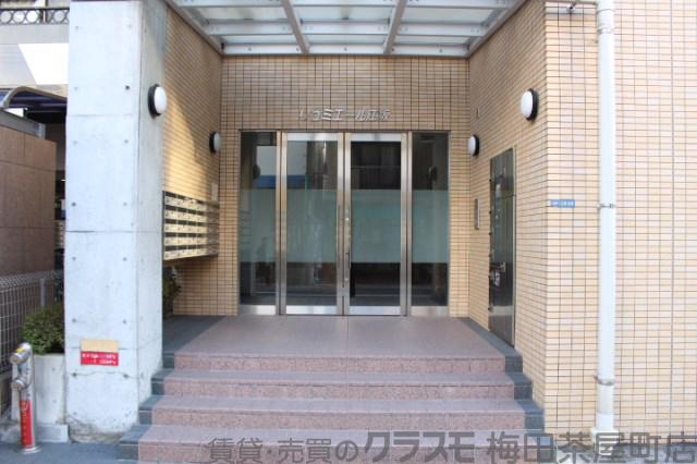 21/30 エントランス