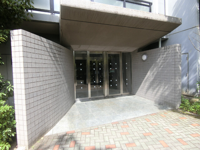 22/29 エントランス