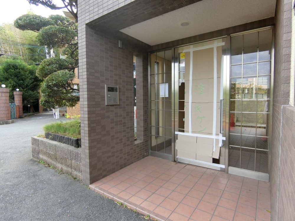 28/30 エントランス