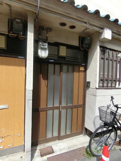 27/30 エントランス