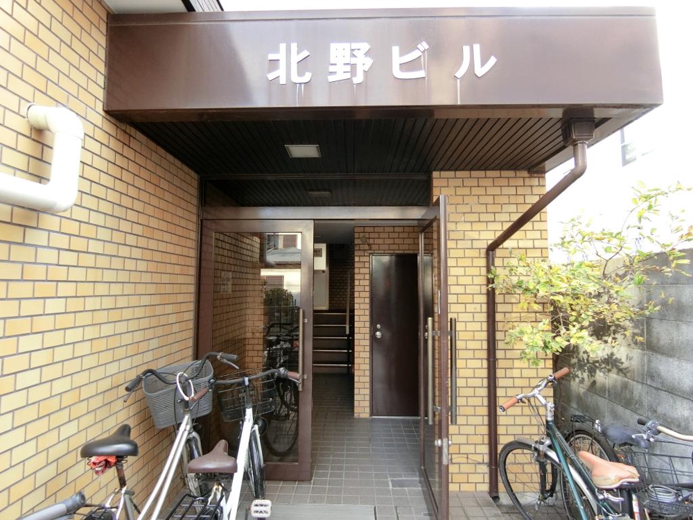 26/30 エントランス