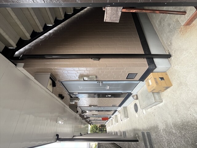 26/30 エントランス