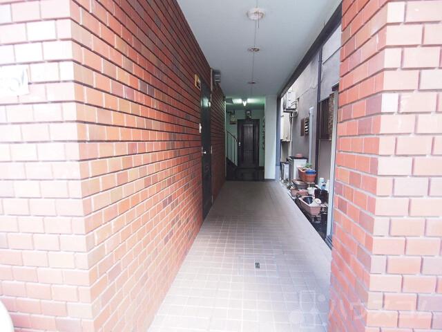 22/28 エントランス