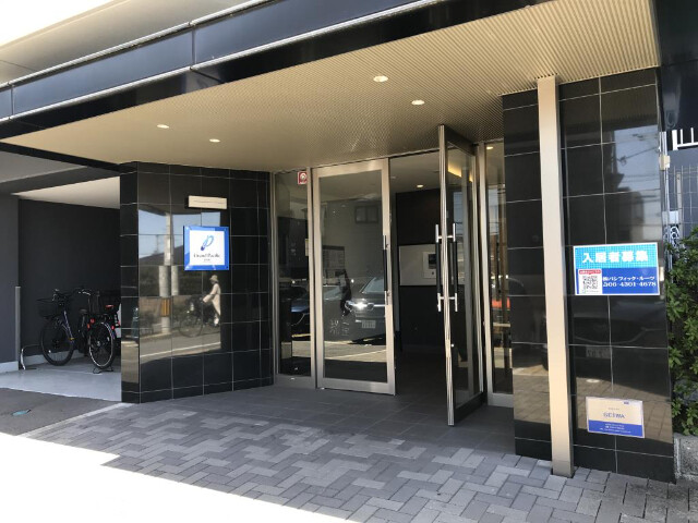 18/20 エントランス