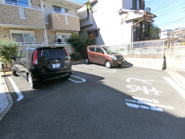 23/27 駐車場