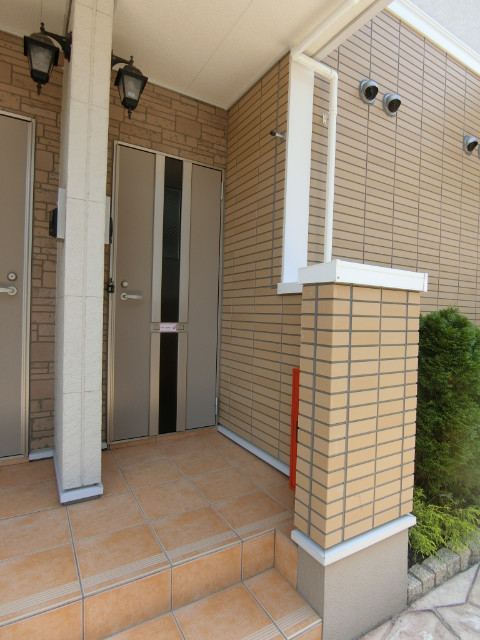 23/30 エントランス