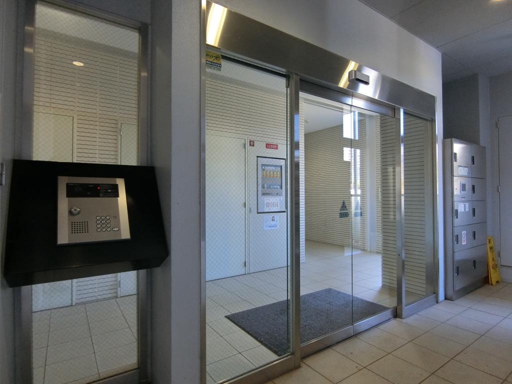 2/4 エントランス