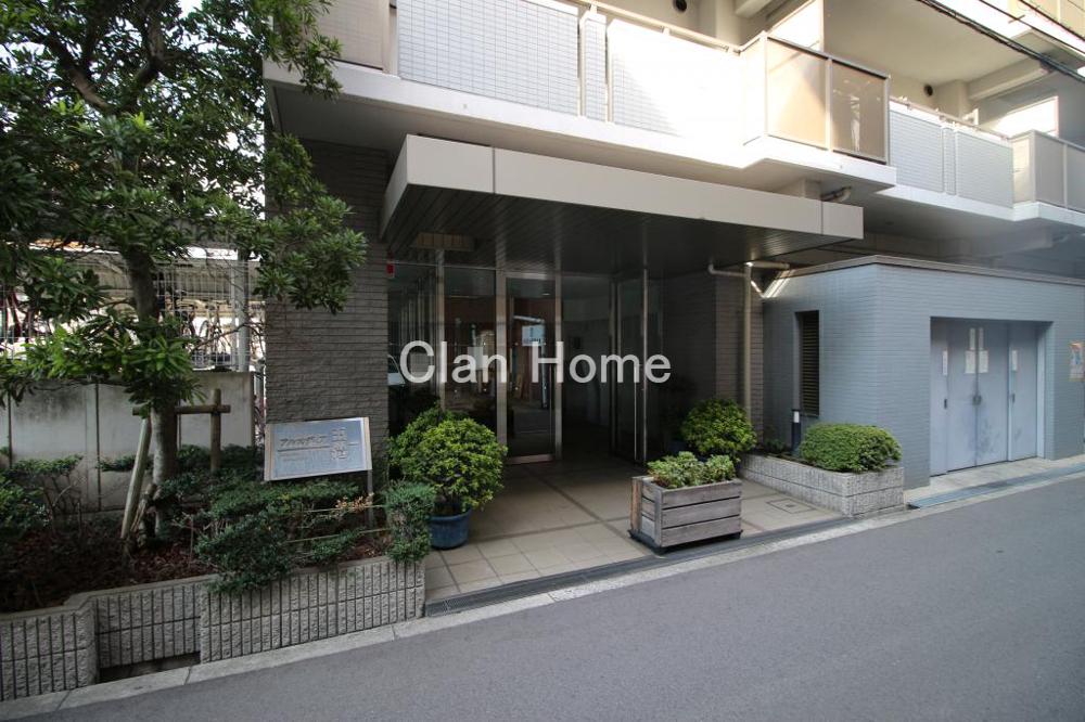 26/30 エントランス