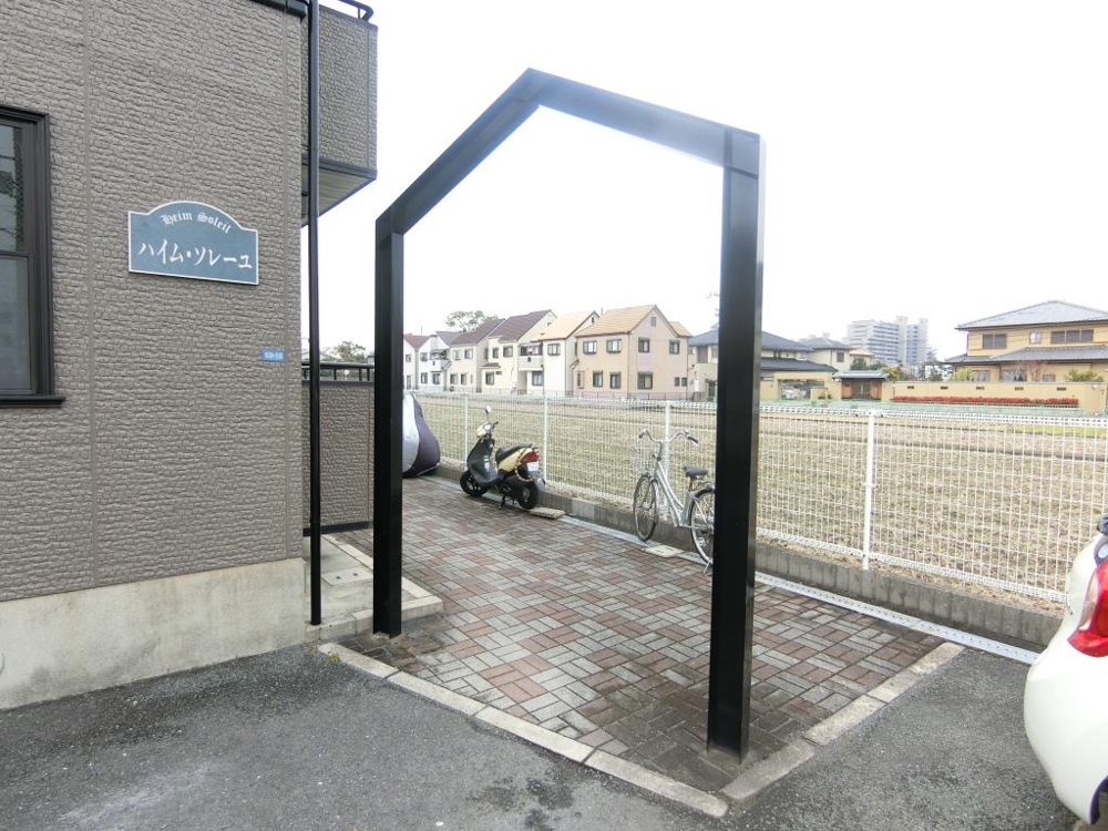 28/30 エントランス