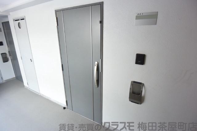 18/30 玄関
