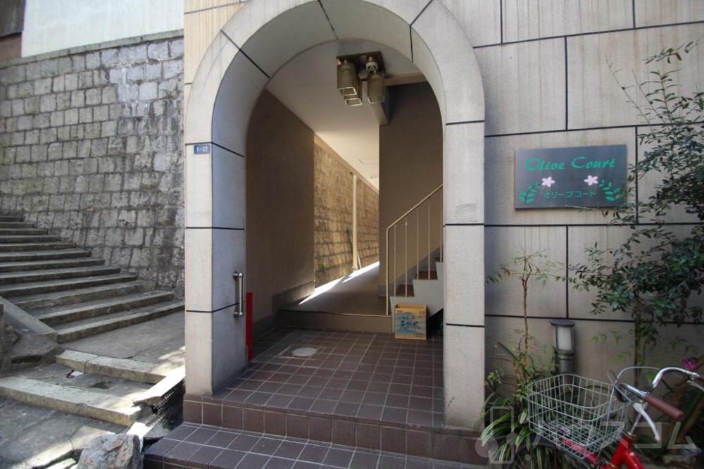 25/30 エントランス