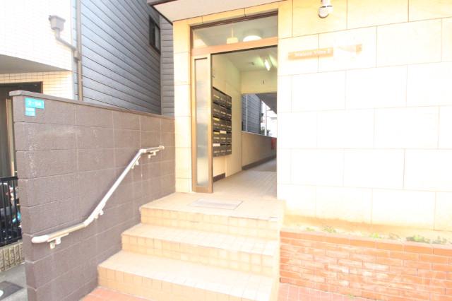 24/30 エントランス