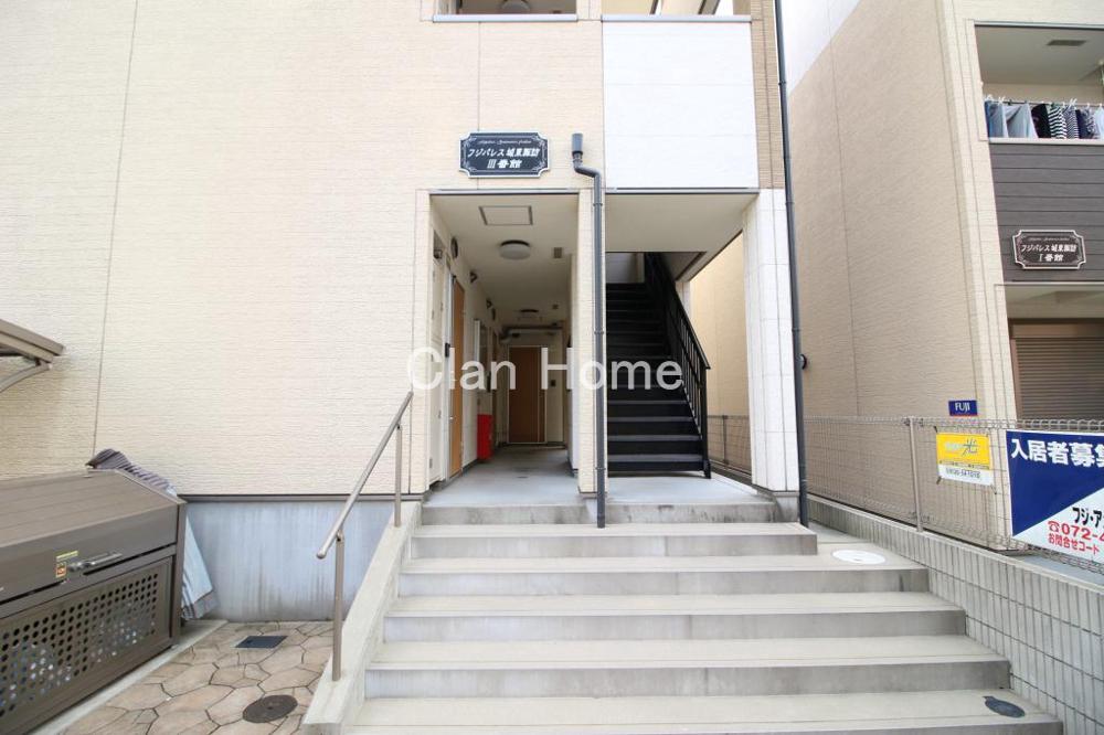 21/30 エントランス