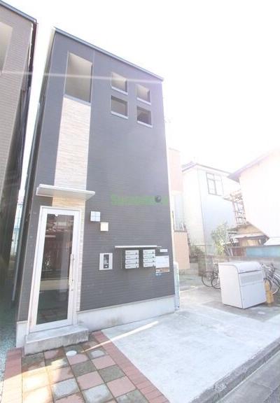 13/19 エントランス