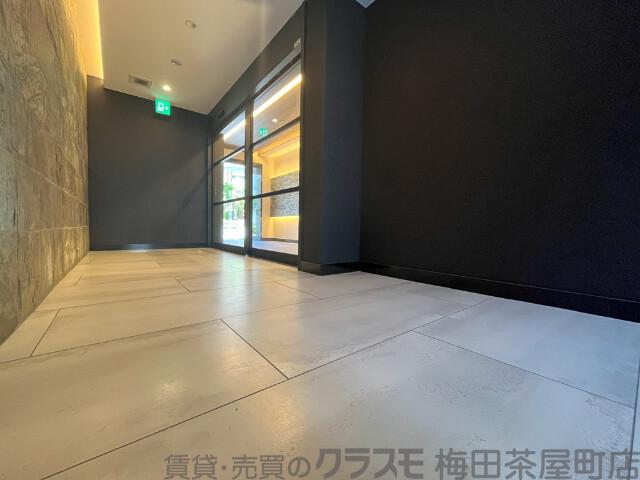 28/30 エントランス