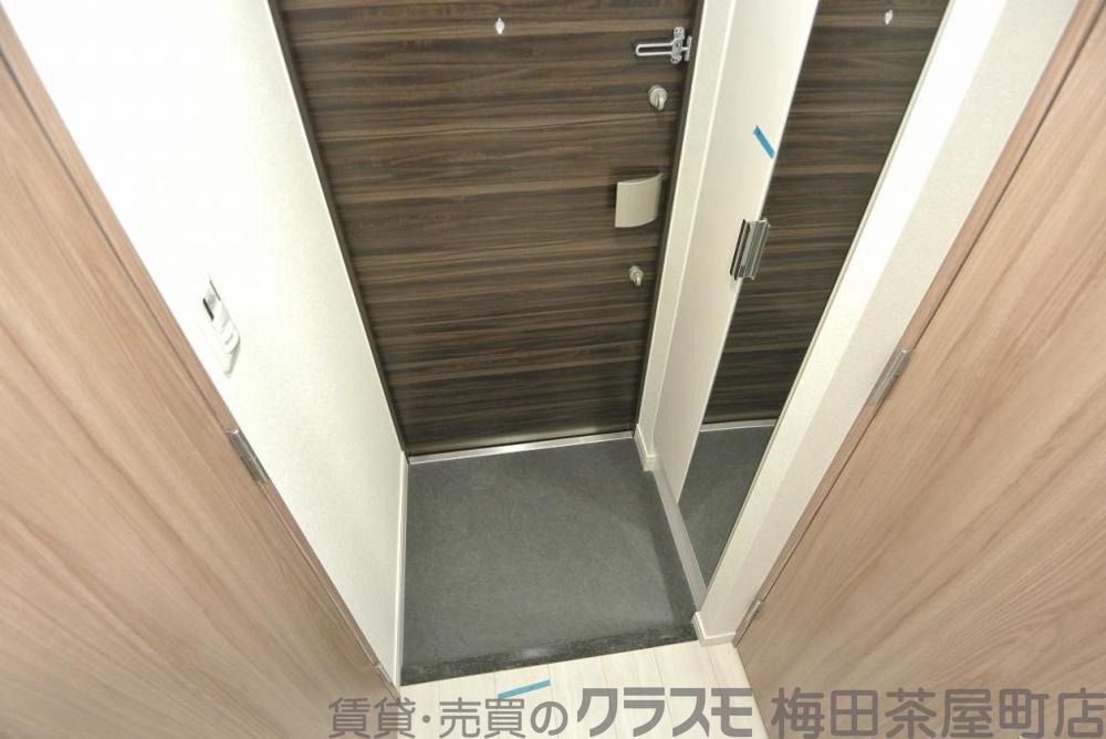 19/30 玄関