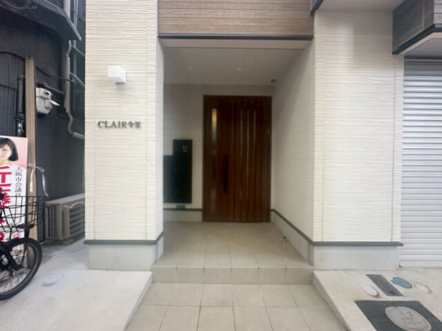 28/30 エントランス