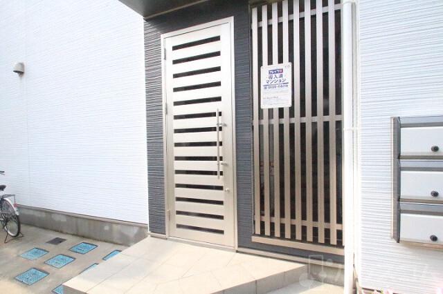 28/30 エントランス