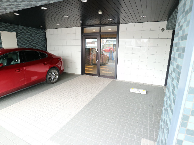 21/25 エントランス