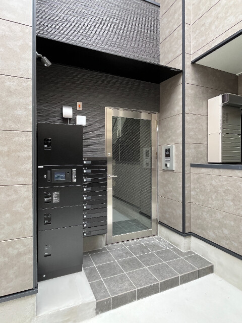 21/28 エントランス