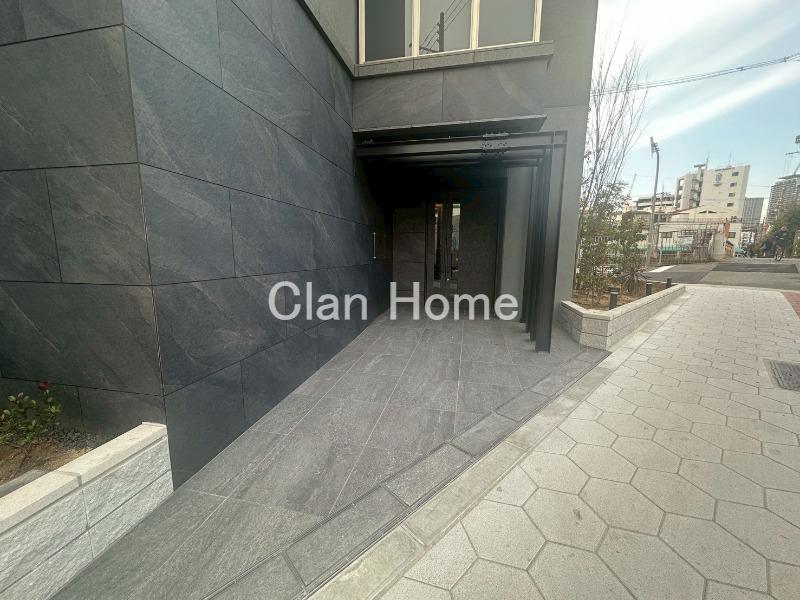 25/30 エントランス