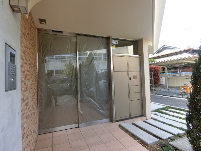 26/30 エントランス