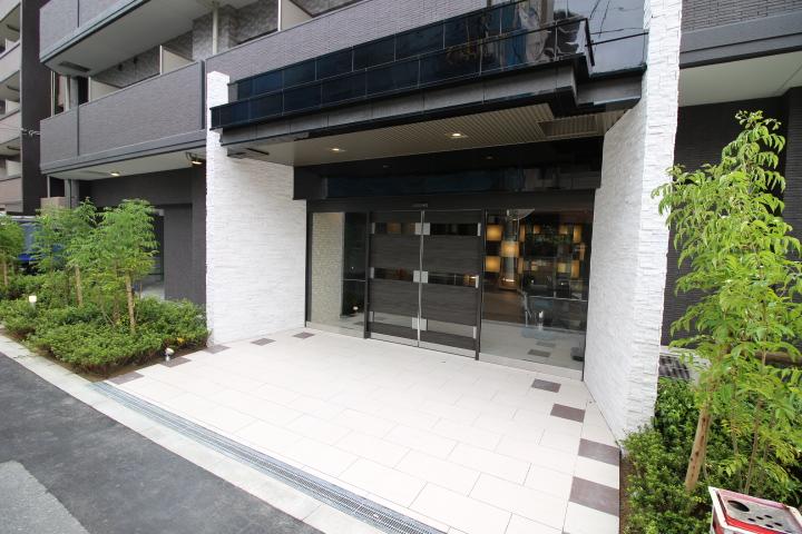 25/30 エントランス