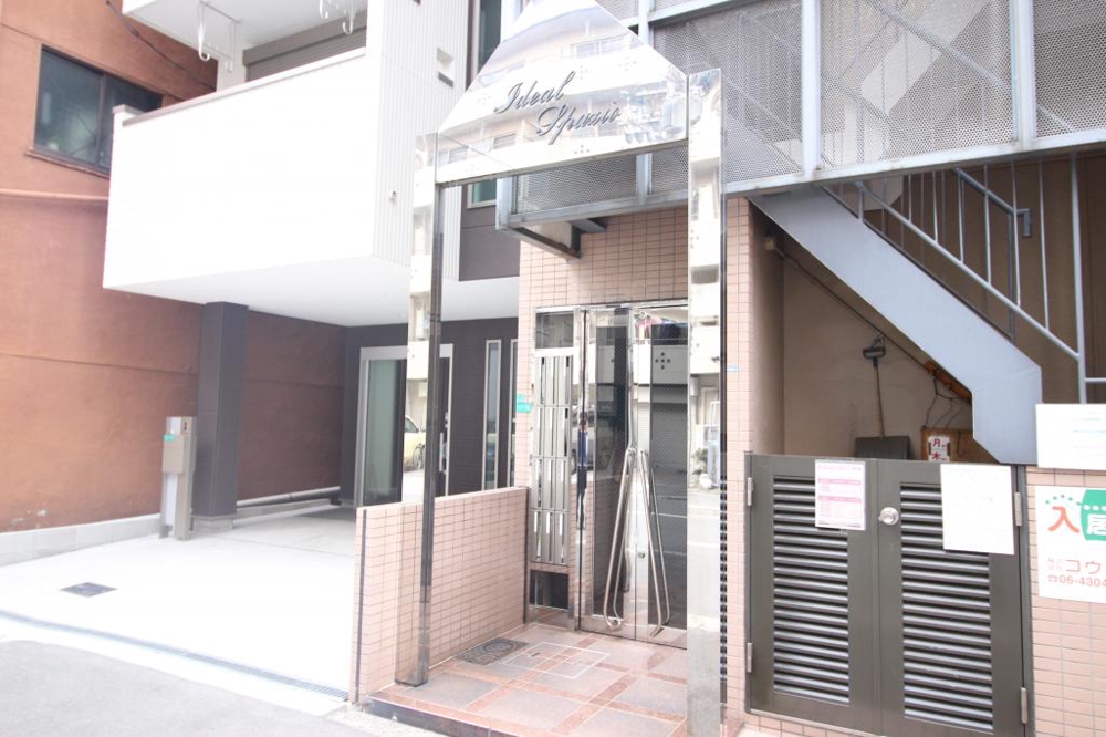 29/30 エントランス