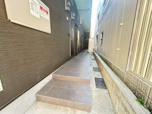 2/4 エントランス